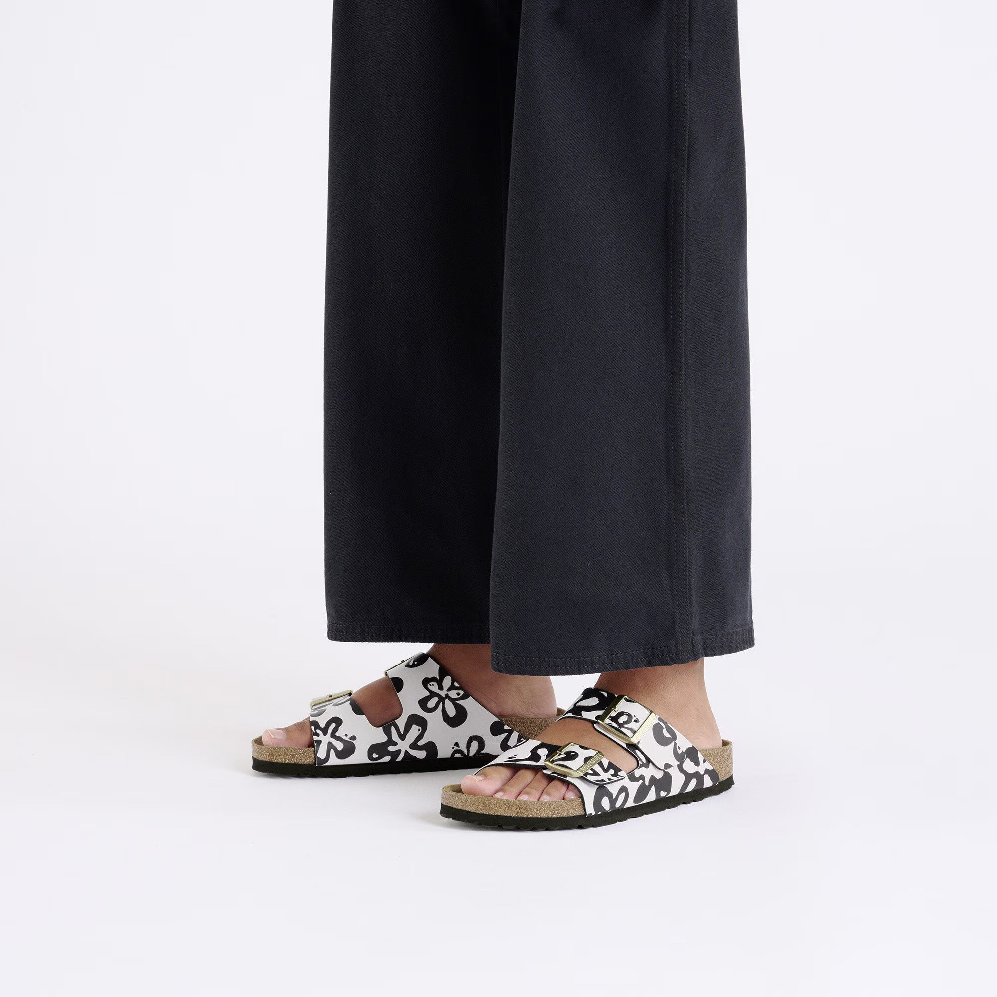 Arizona Blooms (White/Black) when worn