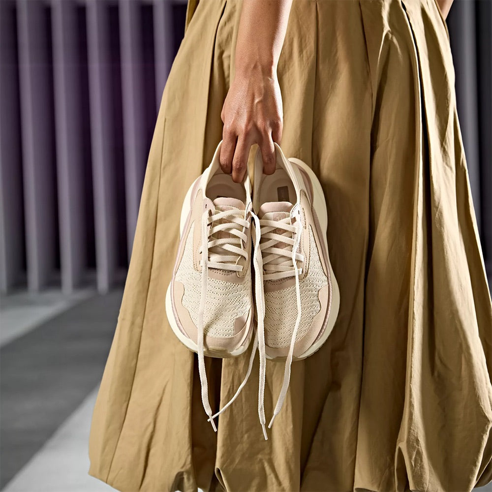 Clarks Pace (Sand Combi) 2