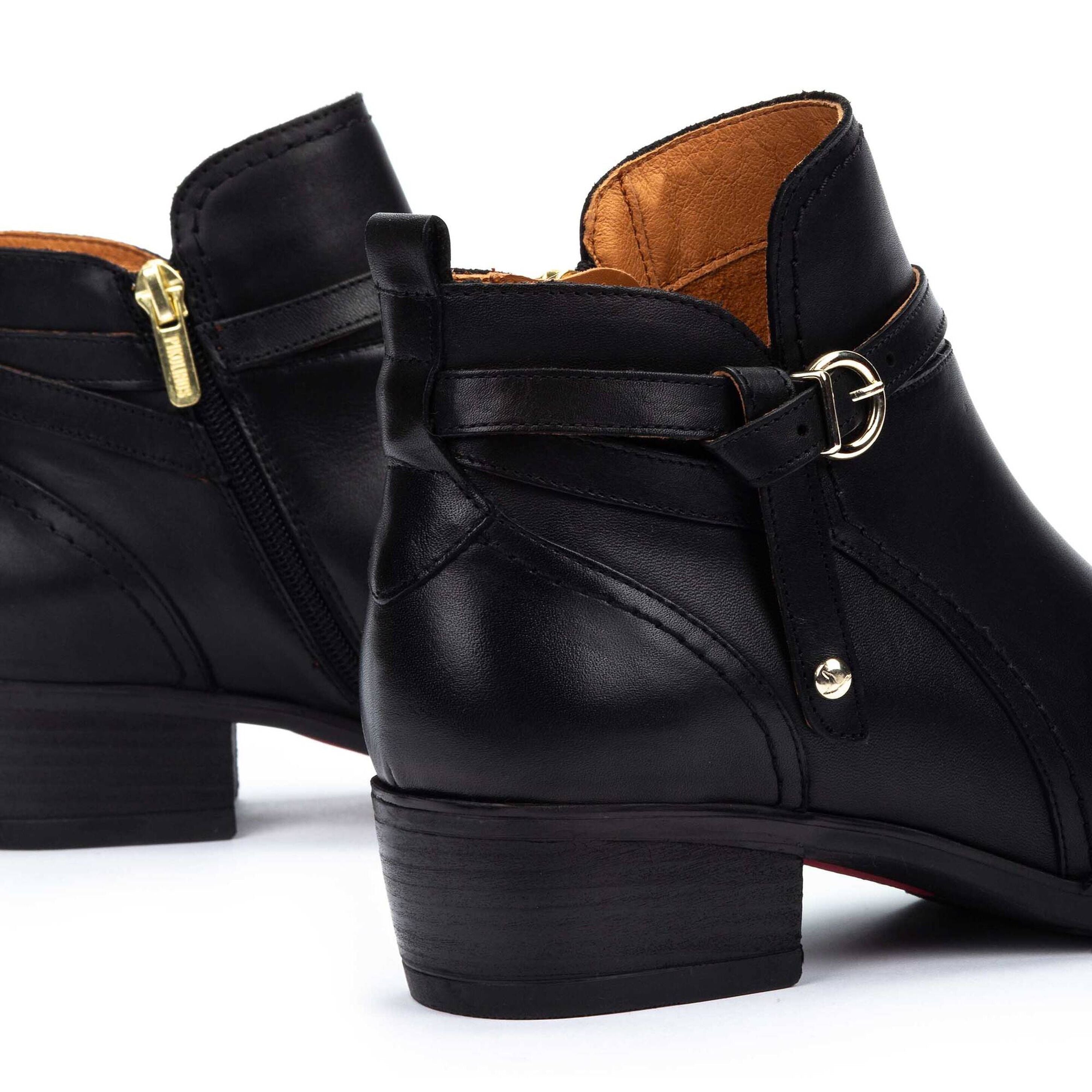 Daroca (Black)