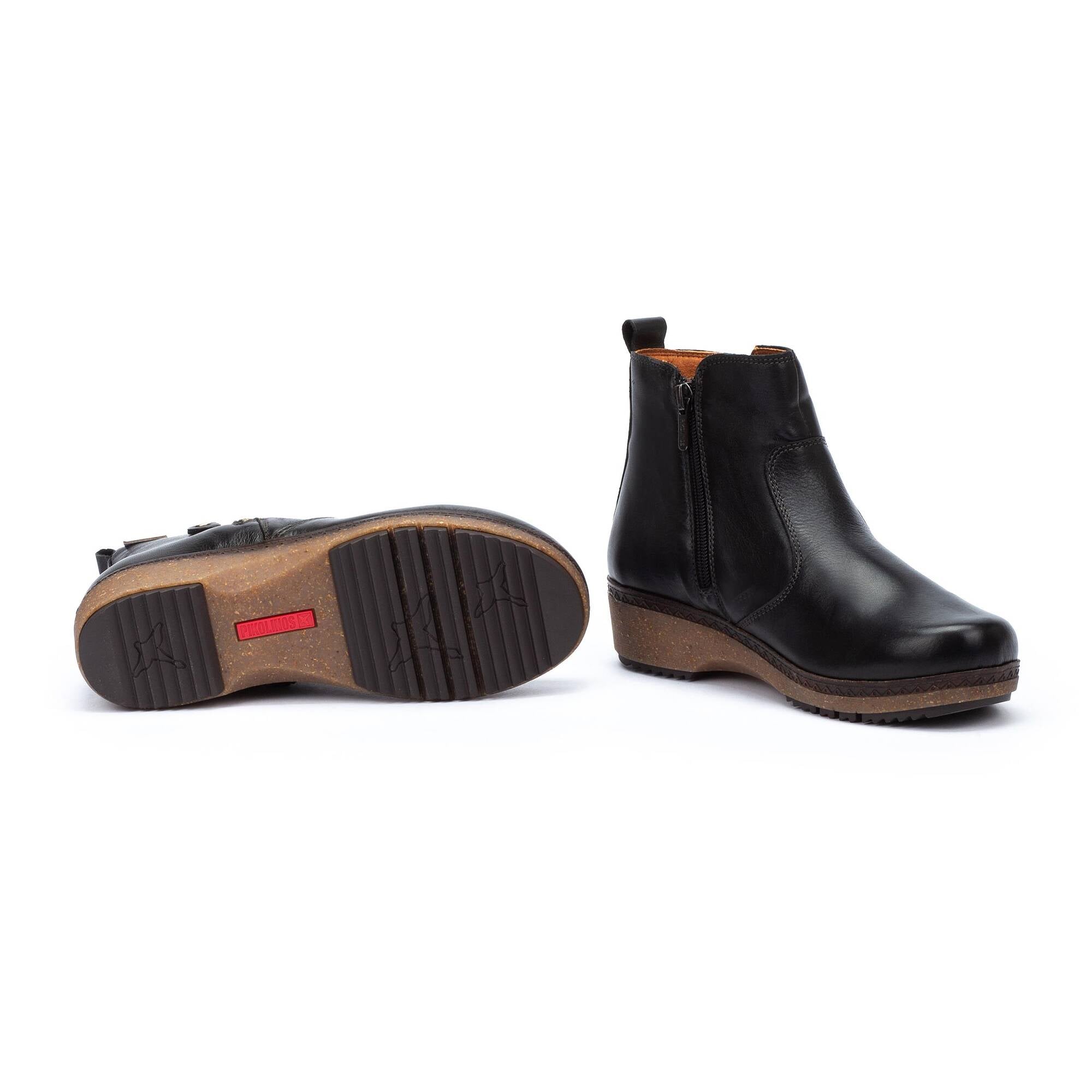 Granada W0W-8988 (Black) sole