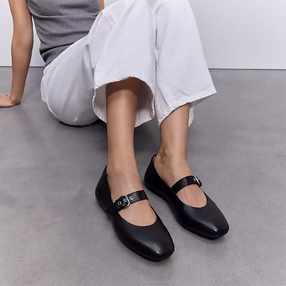 Delicato Mary Jane (All Black) when worn