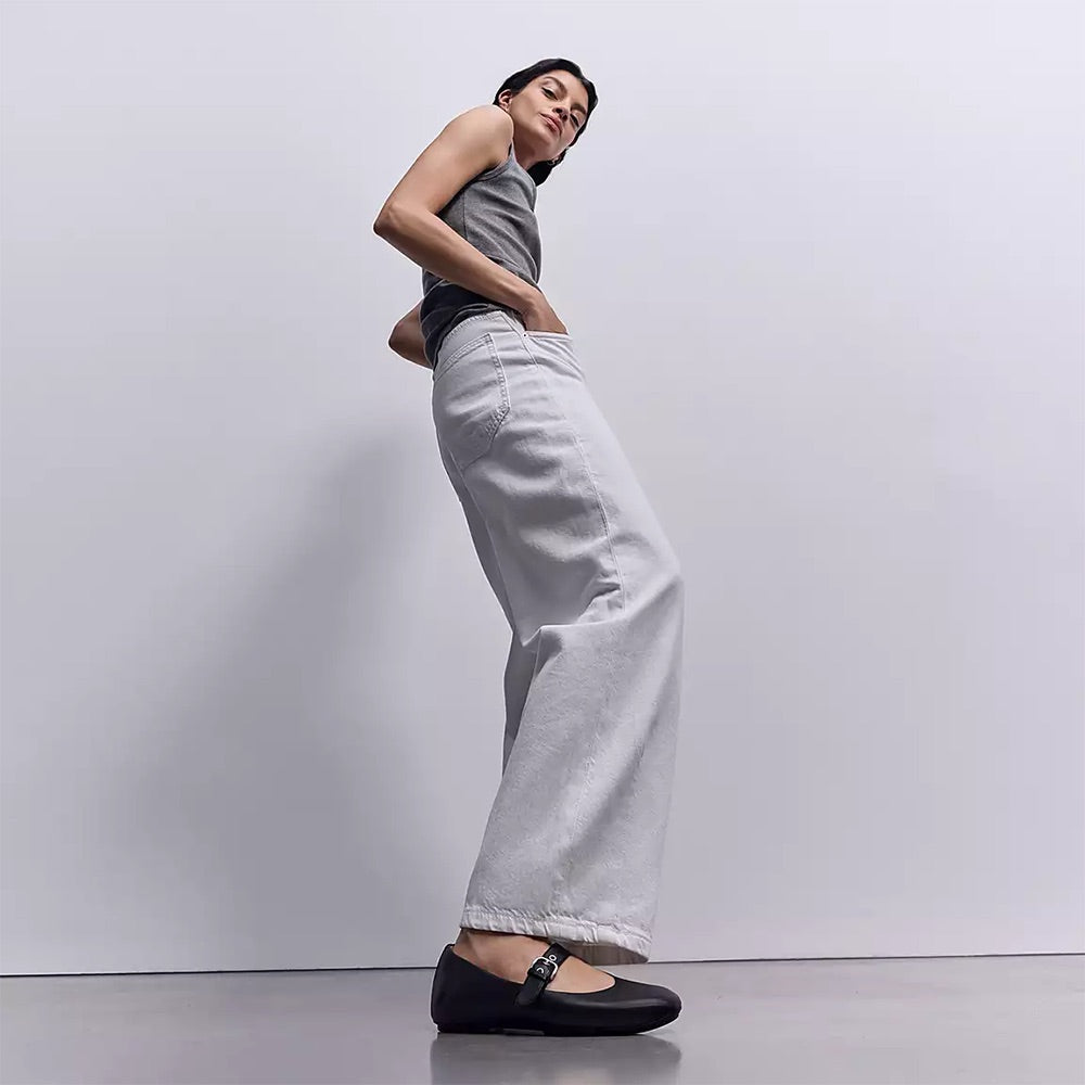 Delicato Mary Jane (All Black) when worn (2)