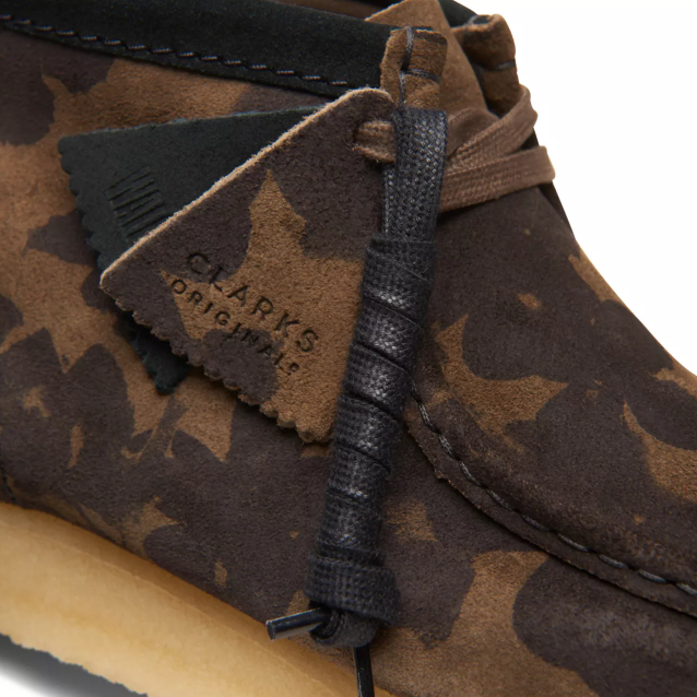 Clarks male Adult Men 10 26174035 Black Khaki Floral Suede