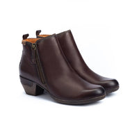 Olmo brown leather ankle boot with zipper on the side.