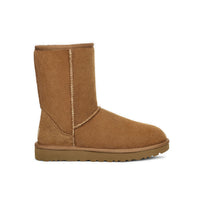 Classic Ugg boot in chestnut.